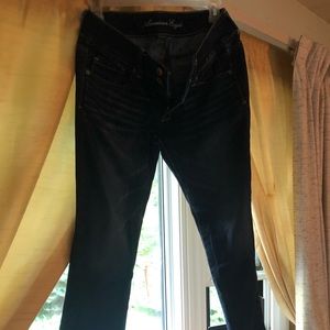 American Eagle Capris never worn. Stretch size 4.
